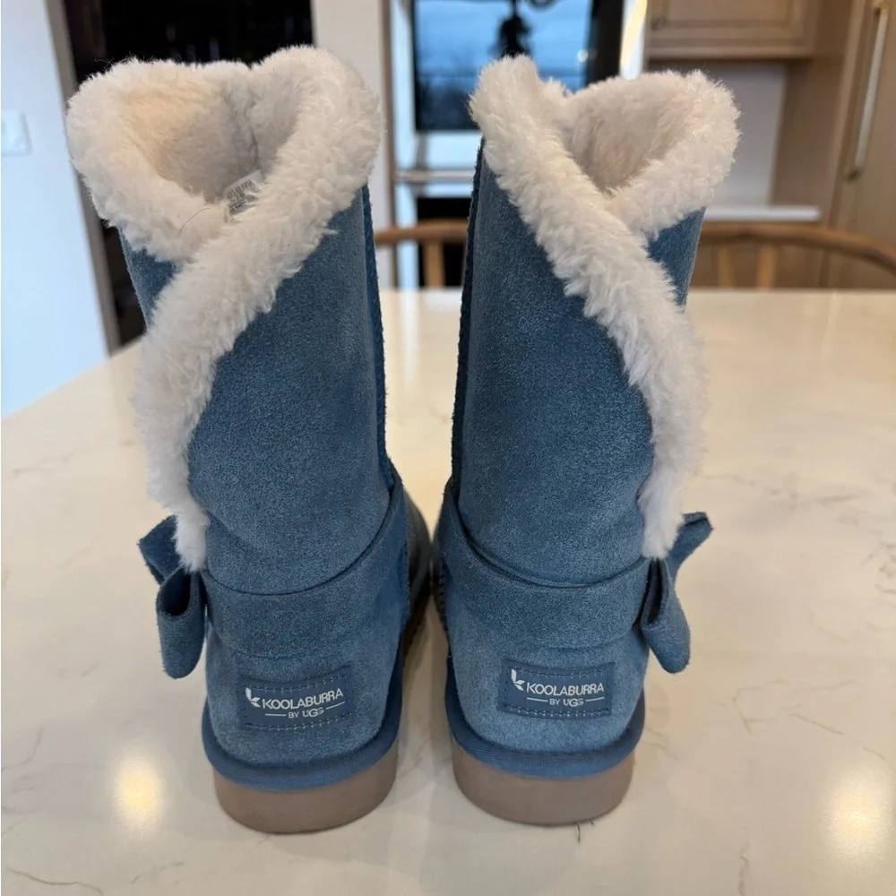 Koolaburra by Ugg Arlena Short Coast Blue Suede Women's Boot / US 7